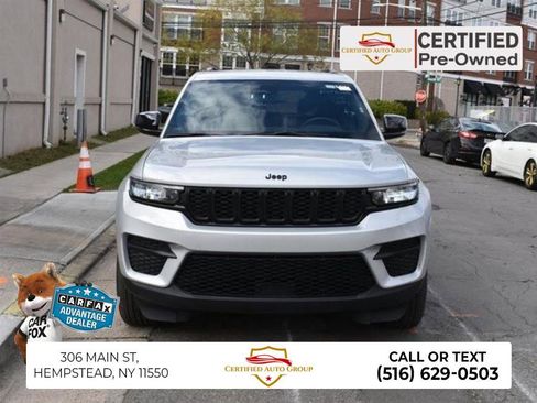 Used 2025 Jeep Grand Cherokee Altitude image 1