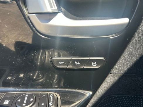 Used 2017 Kia Niro Touring FWD image 14