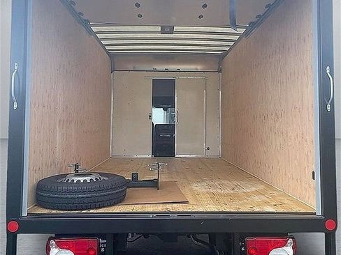 Used 2024 Mercedes-Benz Sprinter 4500 image 4
