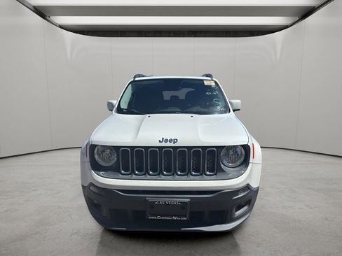 Used 2017 Jeep Renegade Latitude AWD/4WD image 7