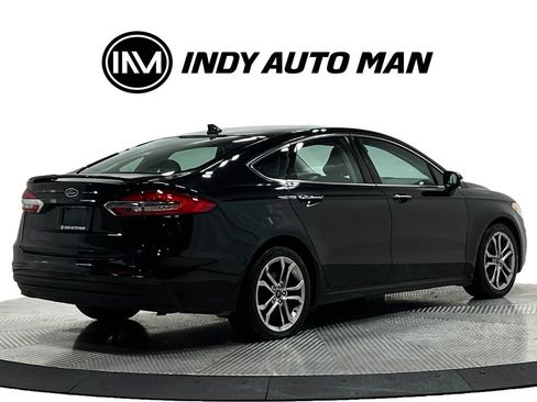 Used 2019 Ford Fusion Titanium FWD image 4