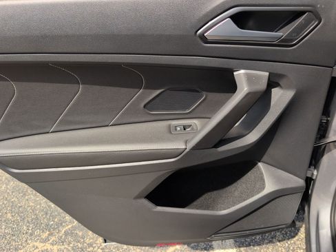 Used 2024 Volkswagen Tiguan Wolfsburg Edition image 32