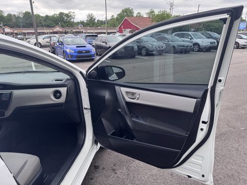 Used 2019 Toyota Corolla LE FWD image 16