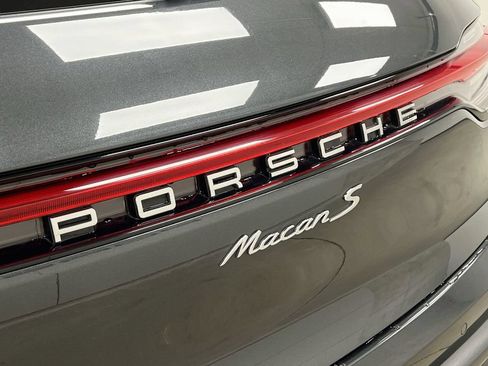 Certified 2023 Porsche Macan S AWD/4WD image 34