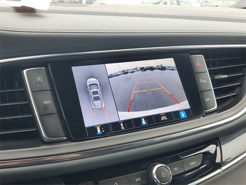 Used 2024 Buick Enclave Premium image 28