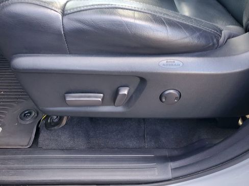 Used 2019 Toyota Tundra Limited w/ Limited Premium Package image 18