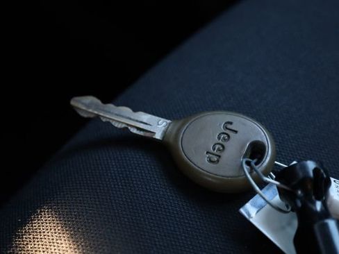 Used 2016 Jeep Wrangler Unlimited Sport image 24