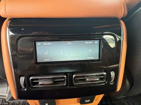 Used 2020 Lincoln Aviator Black Label Grand Touring w/ Class IV Trailer Tow Package AWD/4WD image 17