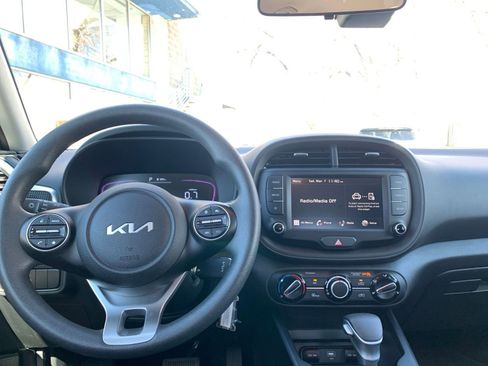 Used 2025 Kia Soul LX w/ LX Technology Package image 31
