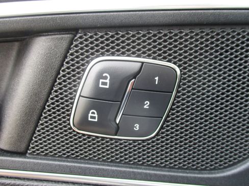 Used 2017 Ford Edge Titanium w/ Cold Weather Package FWD image 34