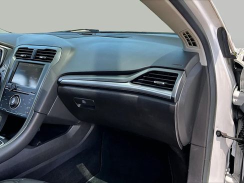 Used 2014 Ford Fusion Titanium FWD image 18