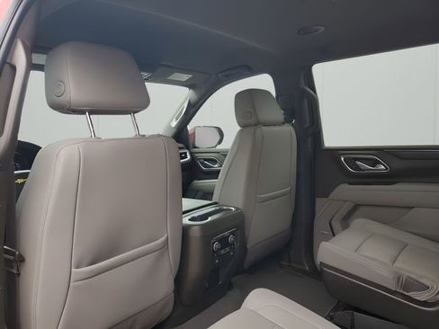 Used 2024 Chevrolet Tahoe LT w/ Luxury Package image 18