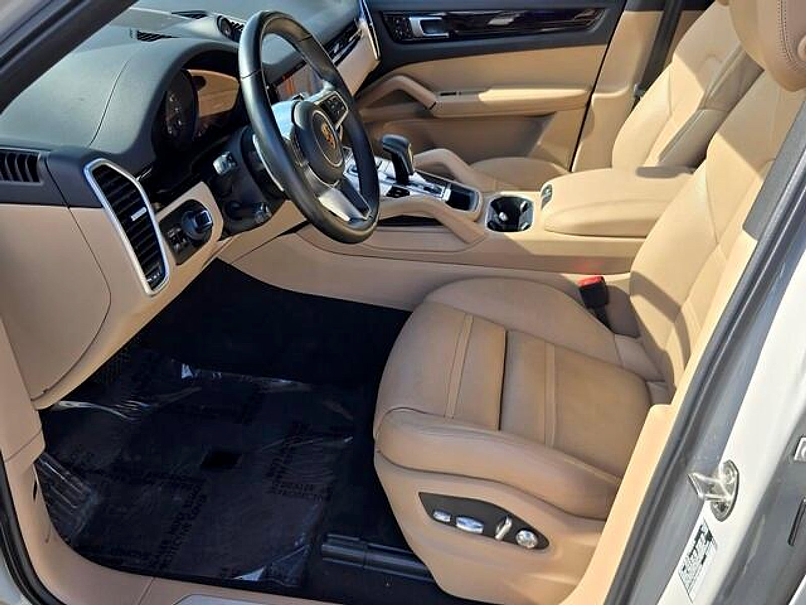 Used 2021 Porsche Cayenne AWD/4WD image 10