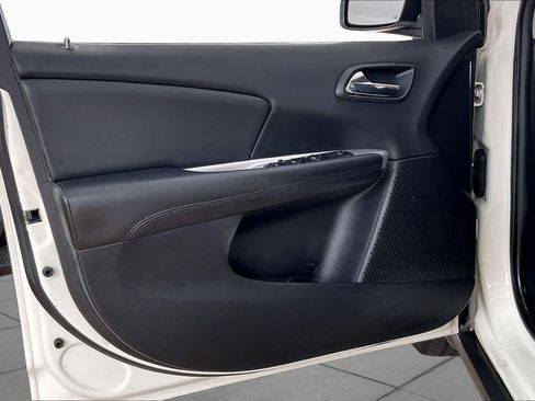 Used 2018 Dodge Journey SE w/ Popular Equipment Group FWD image 21