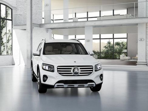 Certified 2025 Mercedes-Benz GLB 250 4MATIC image 8