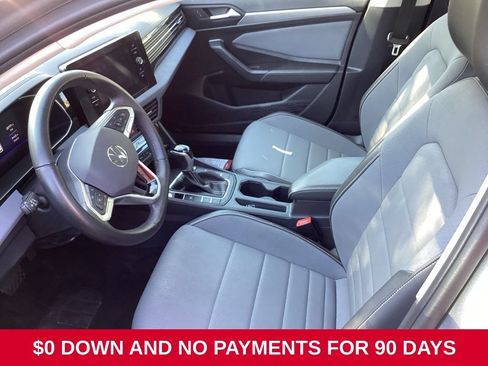 Used 2025 Volkswagen Jetta SE FWD image 10