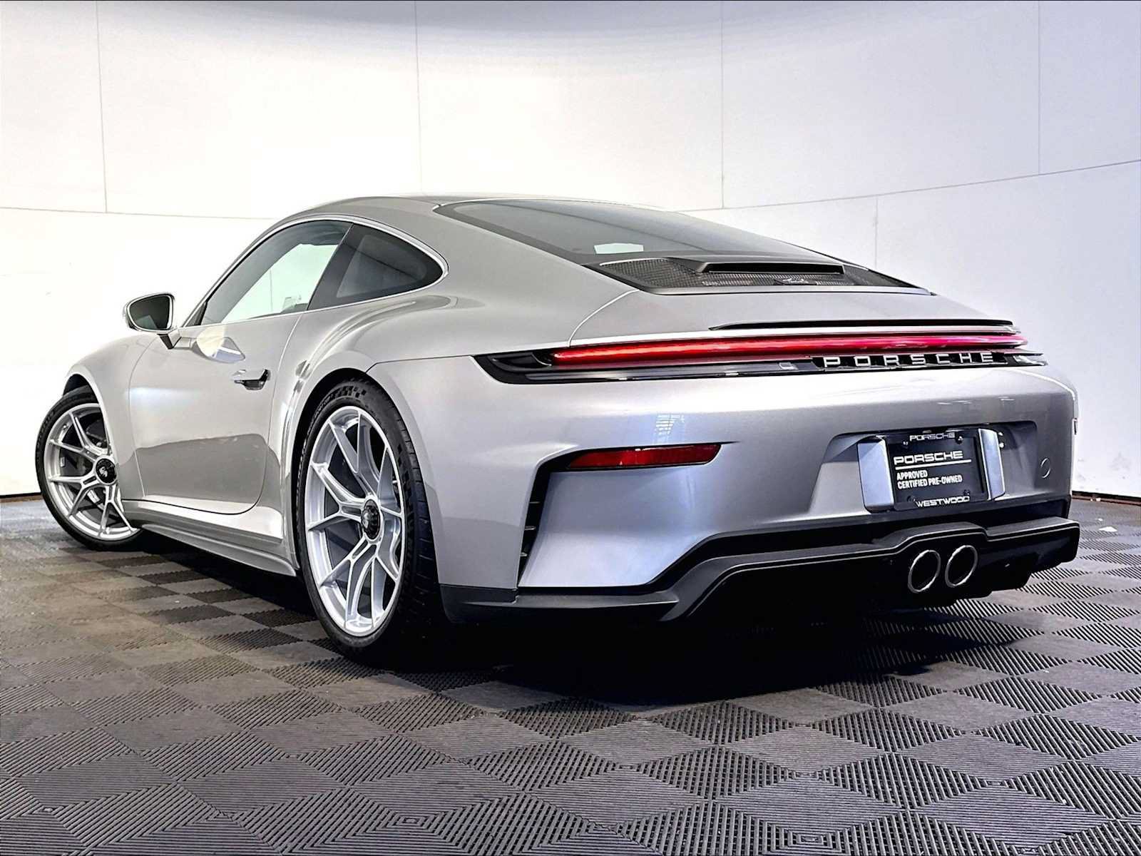 Certified 2026 Porsche 911 GT3 RWD image 3