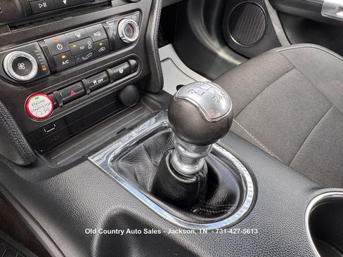 Used 2016 Ford Mustang Coupe RWD image 19