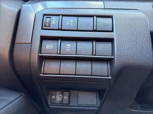 Used 2025 Toyota Tacoma TRD Off-Road AWD/4WD image 8