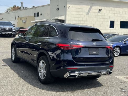 Used 2023 Mercedes-Benz GLC 300 4MATIC w/ Pinnacle Trim Package image 4