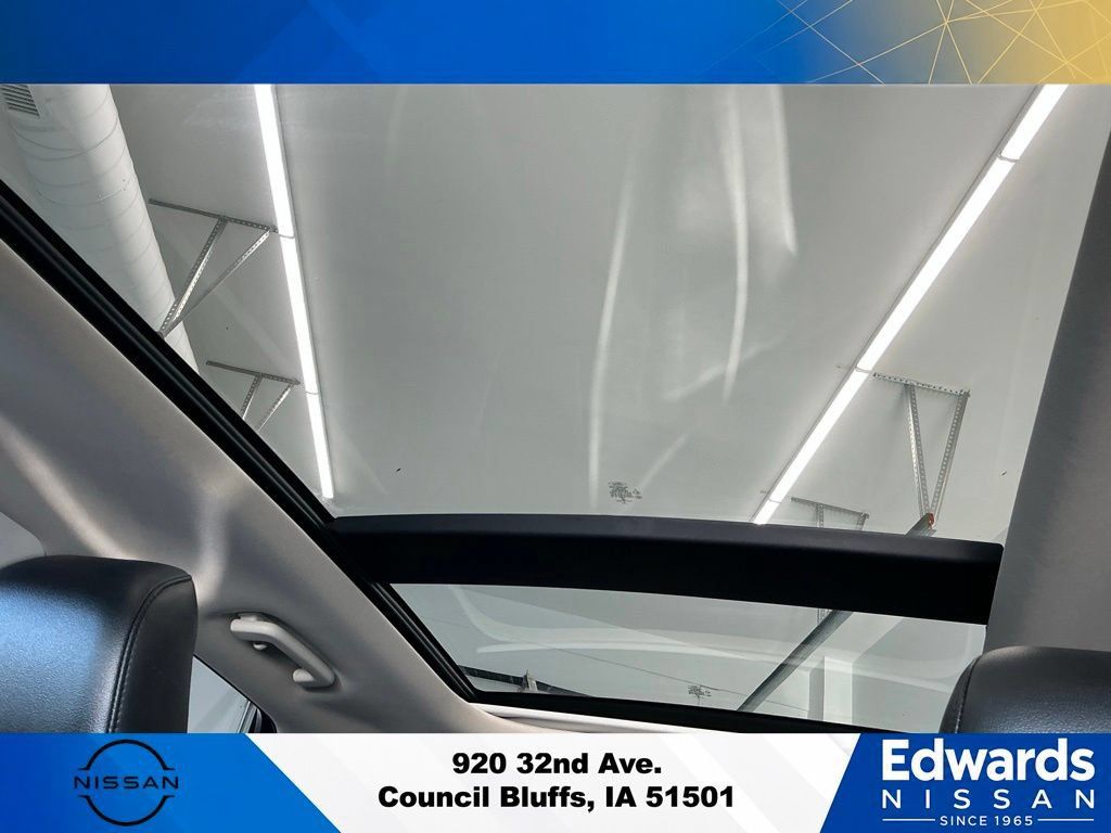 Used 2021 Ford Edge Titanium AWD/4WD image 34