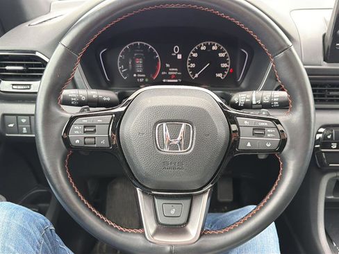 Used 2025 Honda Pilot TrailSport image 3