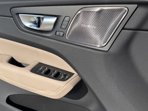 New 2027 Volvo XC60 B5 Plus AWD/4WD image 13