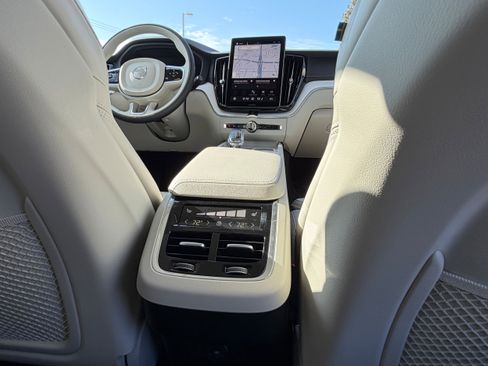 New 2026 Volvo XC60 B5 Ultra w/ Protection Package Premier image 11