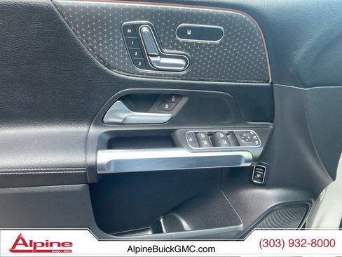 Used 2025 Mercedes-Benz GLB 250 4MATIC image 18