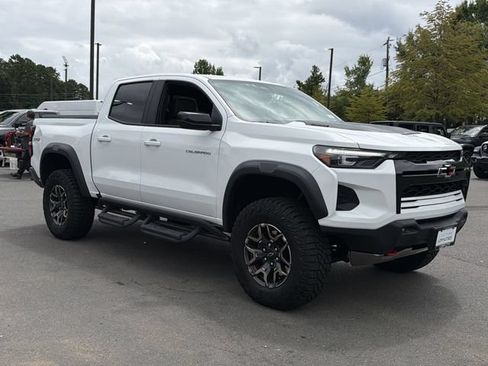Used 2025 Chevrolet Colorado ZR2 AWD/4WD image 15