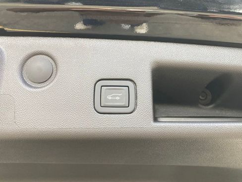 Used 2024 Chevrolet Equinox LT AWD/4WD image 18