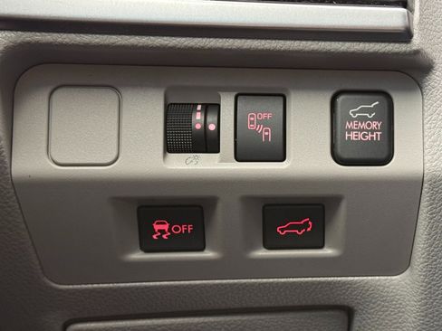 Used 2017 Subaru Forester 2.5i Limited image 23