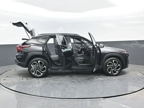 Used 2024 Chevrolet Trax RS image 32