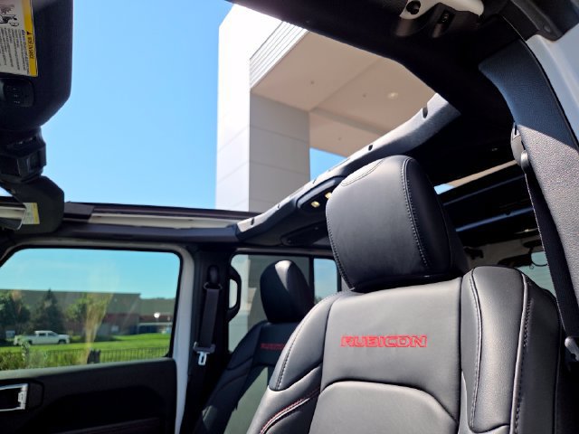 Used 2024 Jeep Wrangler Unlimited Rubicon AWD/4WD image 9