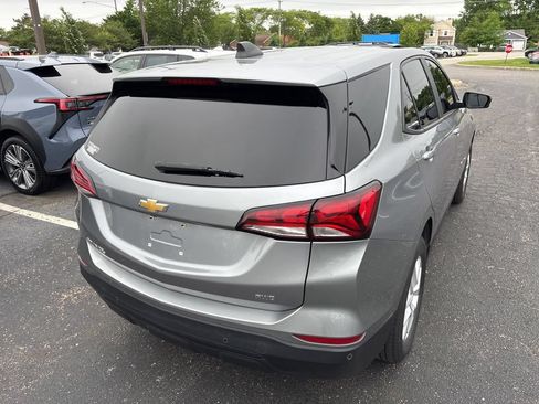 Used 2024 Chevrolet Equinox LS w/ LS Convenience Package AWD/4WD image 3