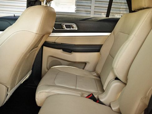 Used 2017 Ford Explorer XLT w/ Equipment Group 202A image 25