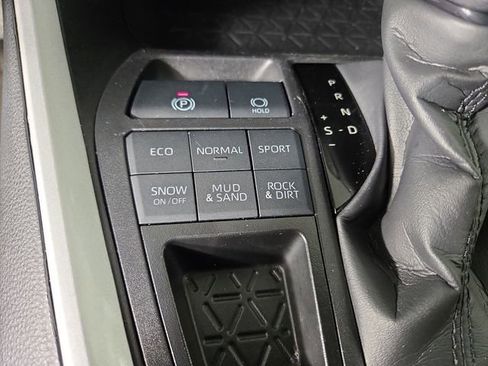 Used 2025 Toyota RAV4 XLE image 26