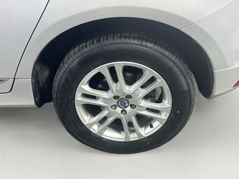 Used 2016 Volvo XC60 T5 Premier w/ Proximity Package image 11