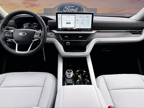 New 2026 Ford Explorer Platinum AWD/4WD image 5