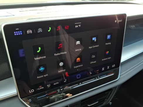 New 2026 Volkswagen Tiguan SE AWD/4WD image 16