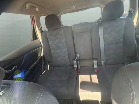 Used 2016 Nissan Rogue SV FWD image 26