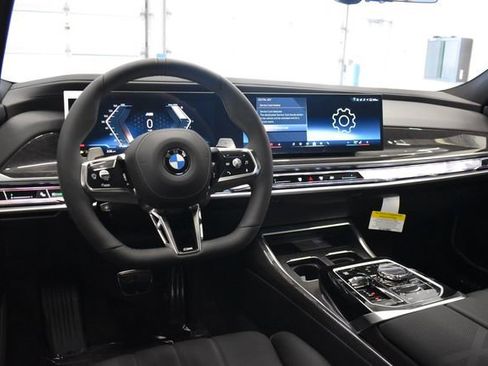 New 2026 BMW 760i xDrive image 23