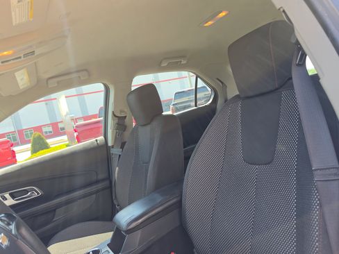 Used 2017 Chevrolet Equinox LS AWD/4WD image 10