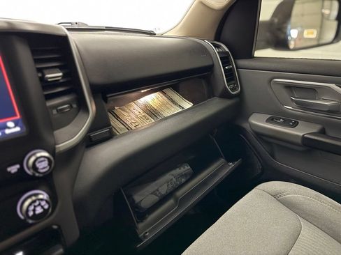 Used 2020 RAM 1500 Big Horn AWD/4WD image 30