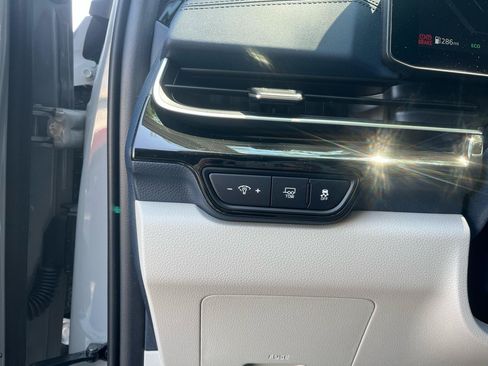 Used 2026 Kia Carnival SX Prestige FWD image 17