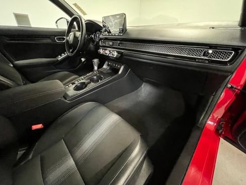 Used 2025 Honda Civic Sport image 10