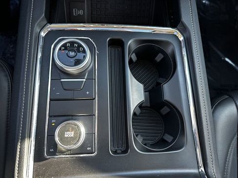 Certified 2022 Ford Expedition XLT image 25