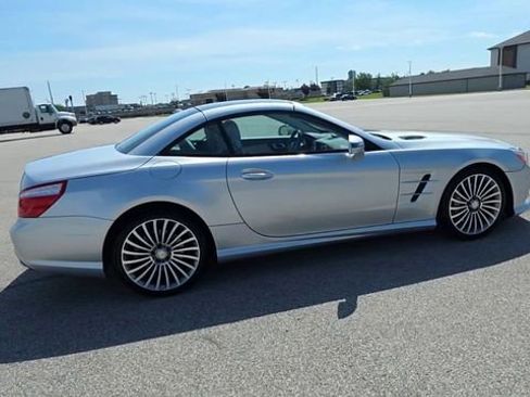 Used 2016 Mercedes-Benz SL 550 image 8