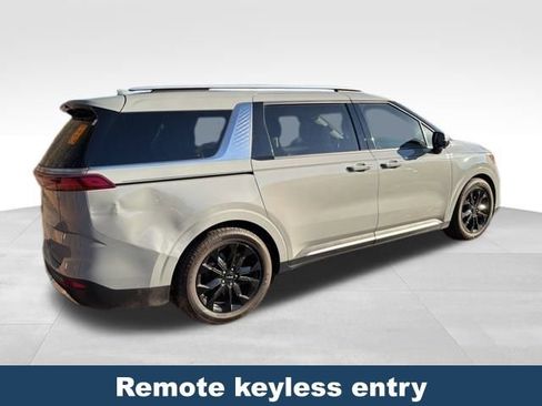 Used 2024 Kia Carnival SX Prestige image 6