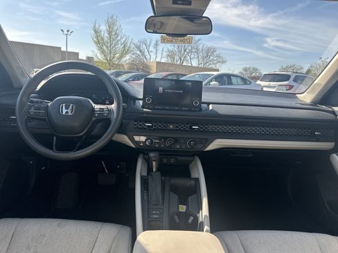 Certified 2023 Honda Accord EX image 17